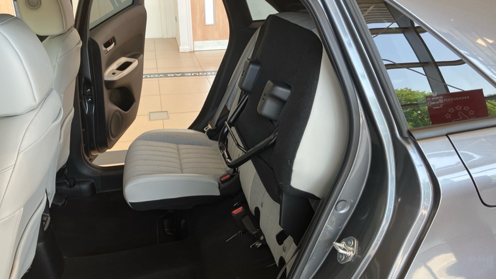 Honda Jazz 1.5 i-MMD Hybrid EX 5dr eCVT Hybrid Hatchback - Image 18