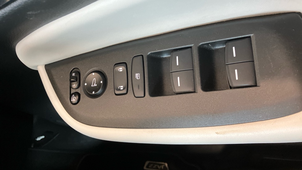 Honda Jazz 1.5 i-MMD Hybrid EX 5dr eCVT Hybrid Hatchback - Image 27