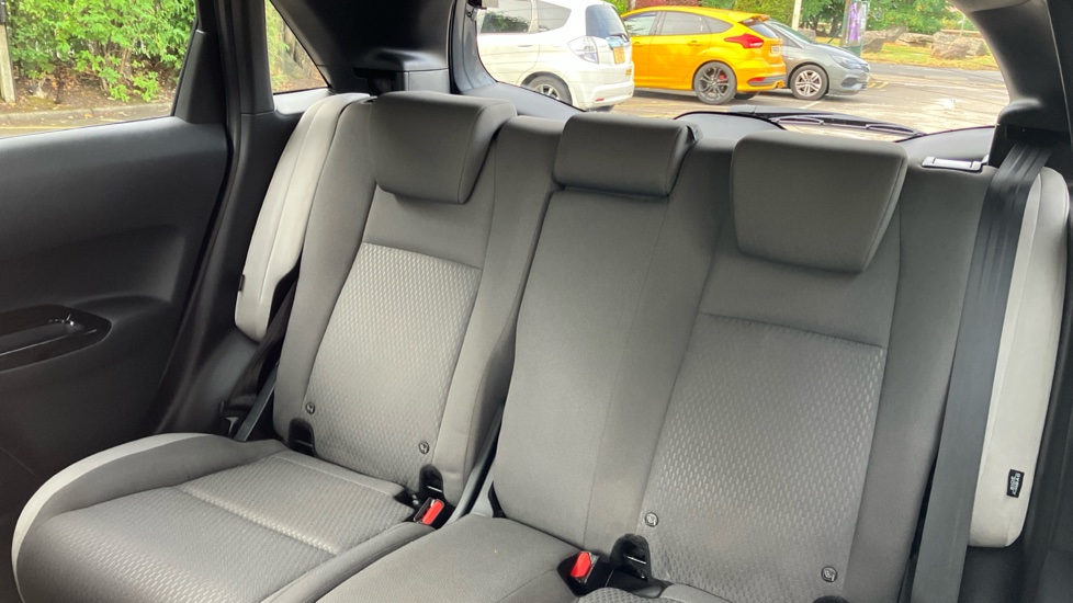 Honda Jazz 1.5 i-MMD Hybrid Crosstar EX 5dr eCVT Hybrid Hatchback - Image 8