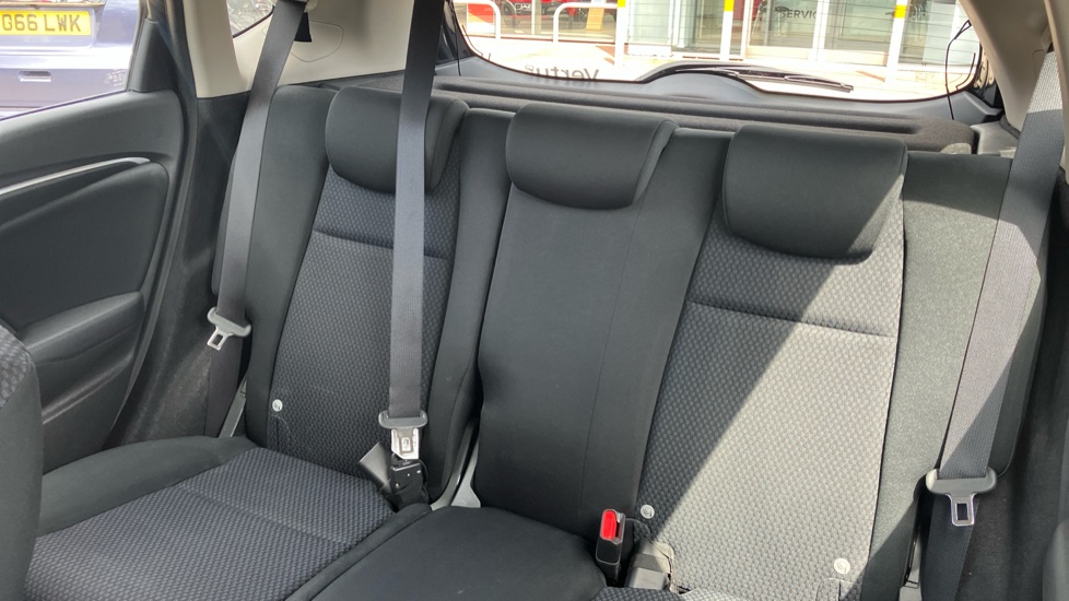 Honda Jazz 1.3 i-VTEC SE Navi 5dr Petrol Hatchback - Image 8