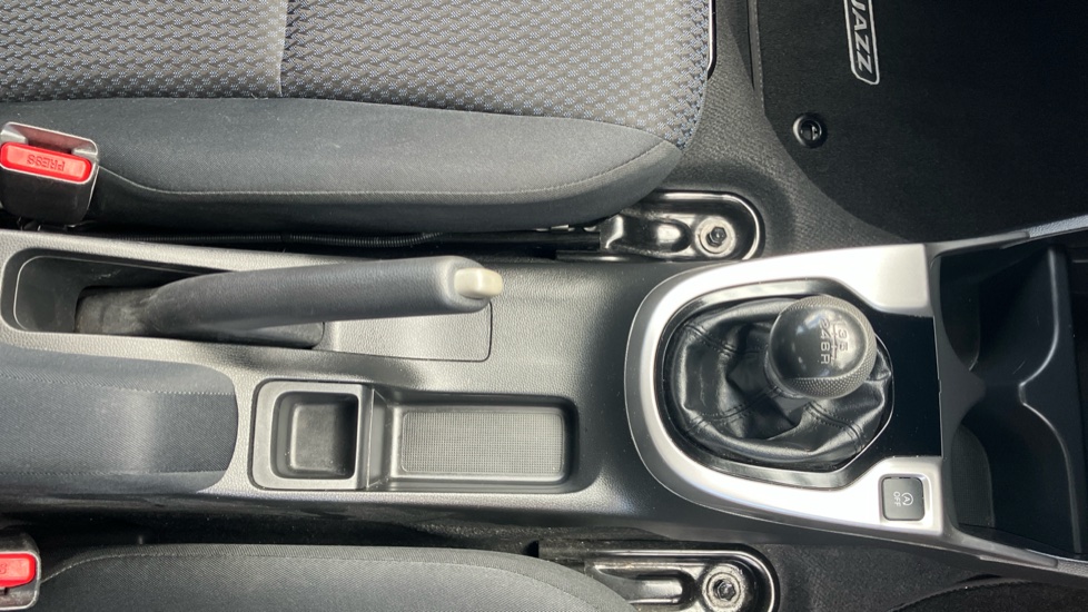 Honda Jazz 1.3 i-VTEC SE Navi 5dr Petrol Hatchback - Image 21