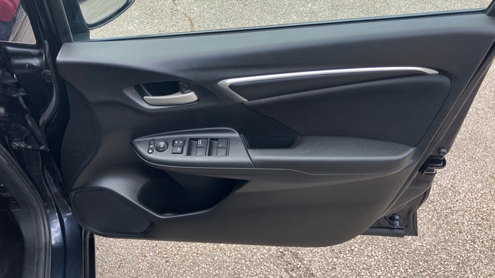 Honda Jazz 1.3 i-VTEC SE Navi 5dr Petrol Hatchback - Image 23