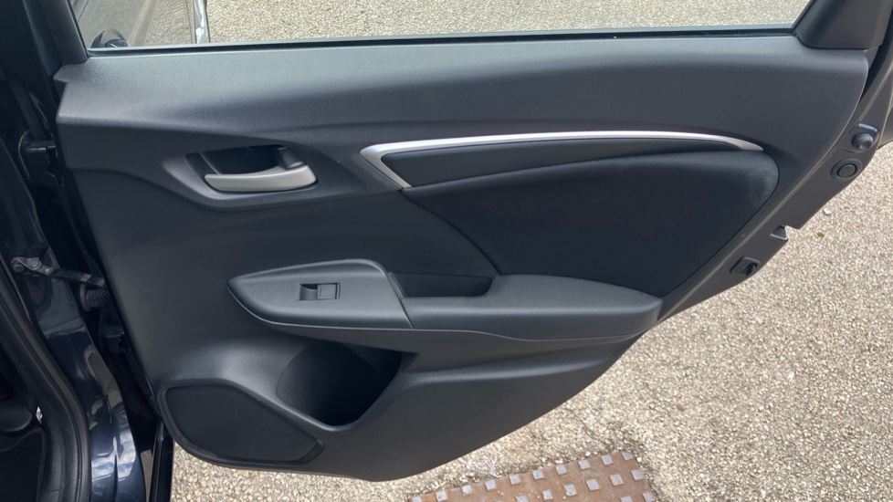 Honda Jazz 1.3 i-VTEC SE Navi 5dr Petrol Hatchback - Image 24