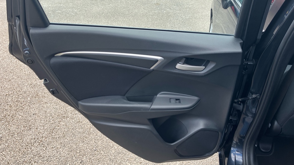 Honda Jazz 1.3 i-VTEC SE Navi 5dr Petrol Hatchback - Image 26