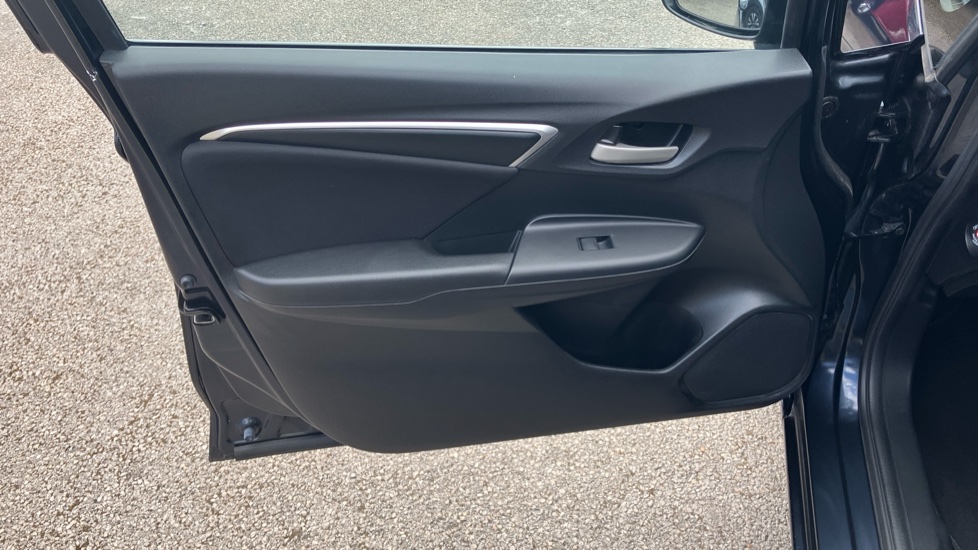 Honda Jazz 1.3 i-VTEC SE Navi 5dr Petrol Hatchback - Image 27