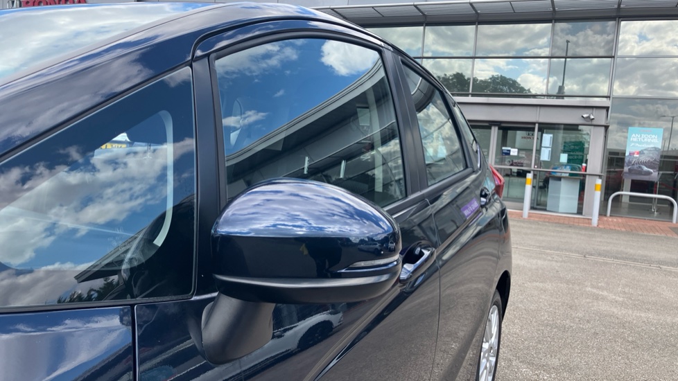 Honda Jazz 1.3 i-VTEC SE Navi 5dr Petrol Hatchback - Image 29