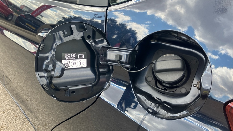 Honda Jazz 1.3 i-VTEC SE Navi 5dr Petrol Hatchback - Image 36