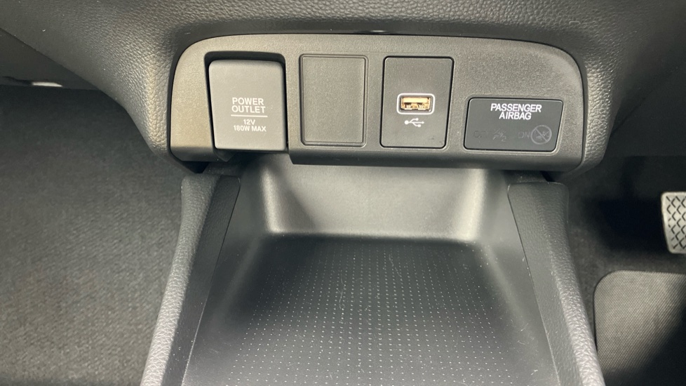 Honda Jazz 1.5 i-MMD Hybrid SE 5dr eCVT Hybrid Hatchback - Image 17