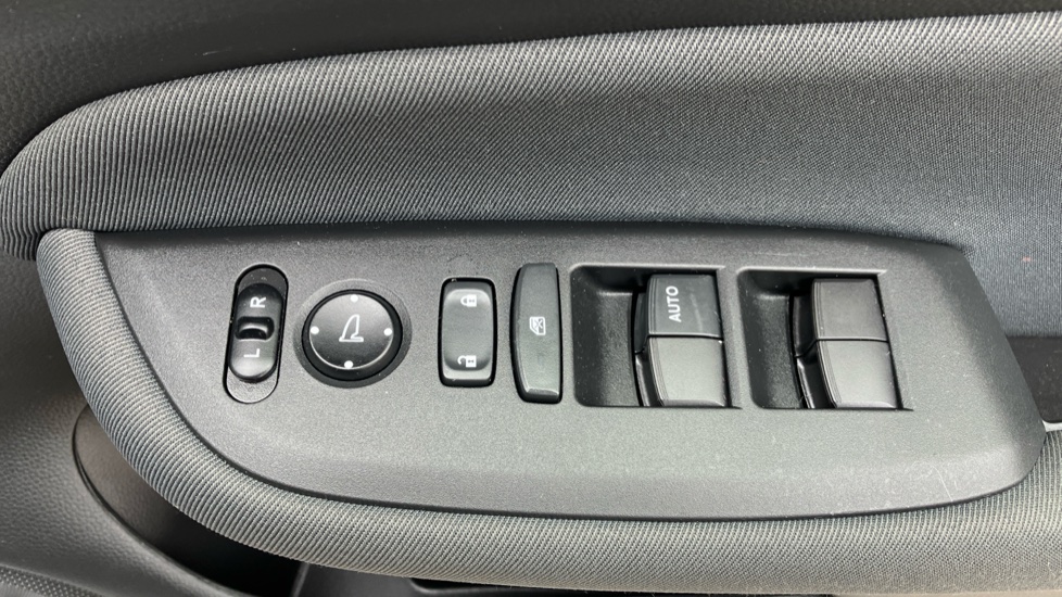 Honda Jazz 1.5 i-MMD Hybrid SE 5dr eCVT Hybrid Hatchback - Image 20