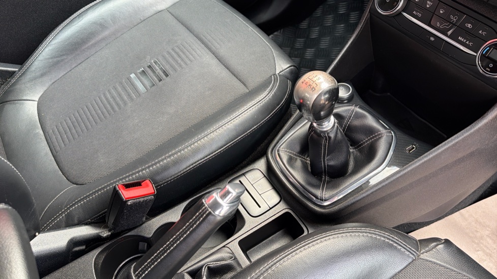 Ford Fiesta 1.0 EcoBoost 140 ST-Line X 3dr Petrol Hatchback - Image 13