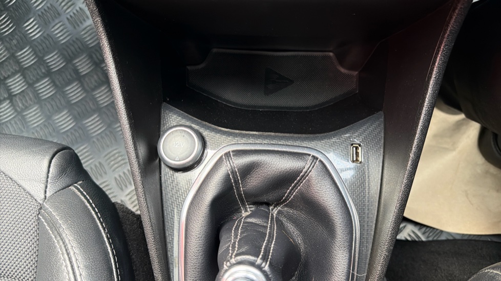 Ford Fiesta 1.0 EcoBoost 140 ST-Line X 3dr Petrol Hatchback - Image 35