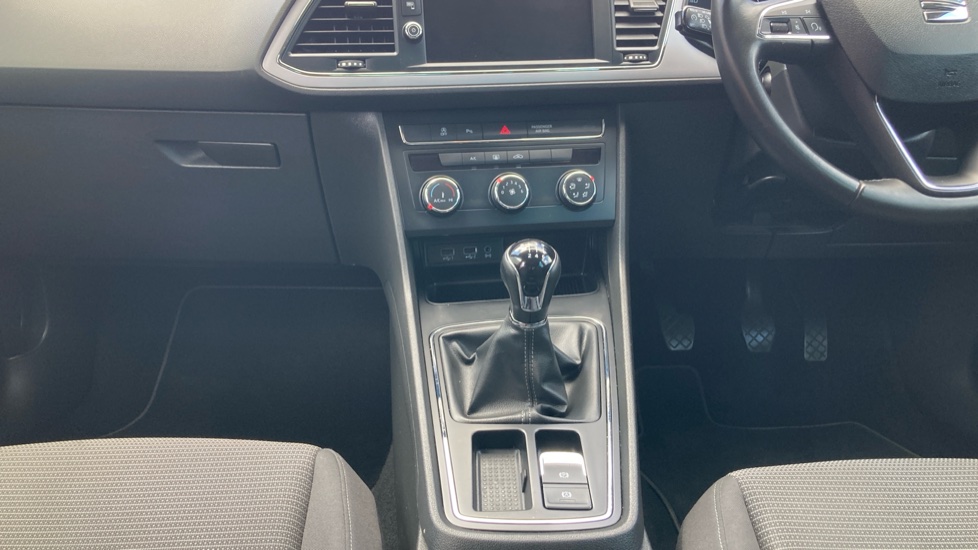 SEAT Leon 1.5 TSI EVO SE Dynamic [EZ] 5dr Petrol Hatchback - Image 10