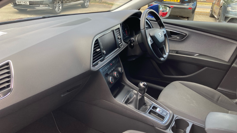 SEAT Leon 1.5 TSI EVO SE Dynamic [EZ] 5dr Petrol Hatchback - Image 24
