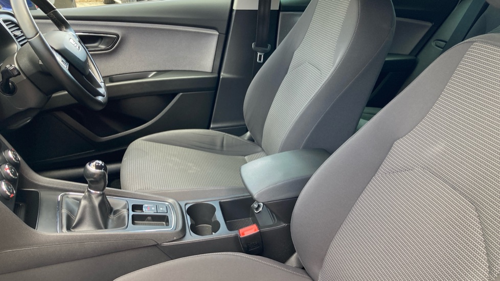 SEAT Leon 1.5 TSI EVO SE Dynamic [EZ] 5dr Petrol Hatchback - Image 25