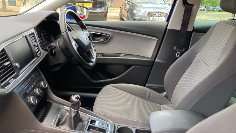 SEAT Leon 1.5 TSI EVO SE Dynamic [EZ] 5dr Petrol Hatchback - Image 26
