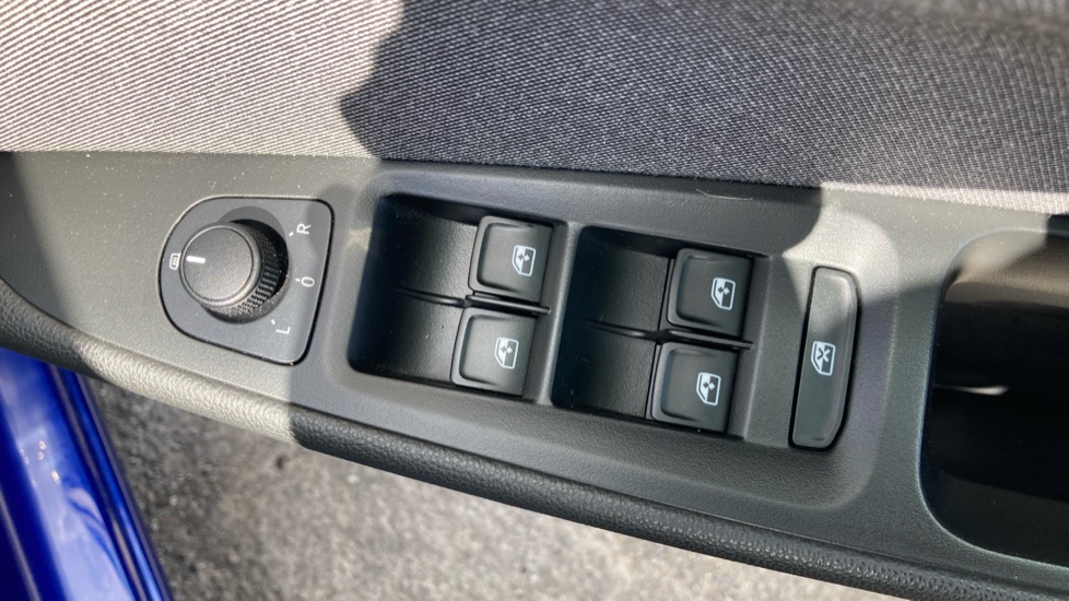 SEAT Leon 1.5 TSI EVO SE Dynamic [EZ] 5dr Petrol Hatchback - Image 29