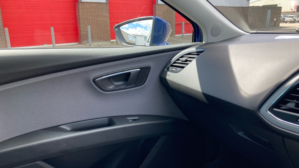SEAT Leon 1.5 TSI EVO SE Dynamic [EZ] 5dr Petrol Hatchback - Image 38