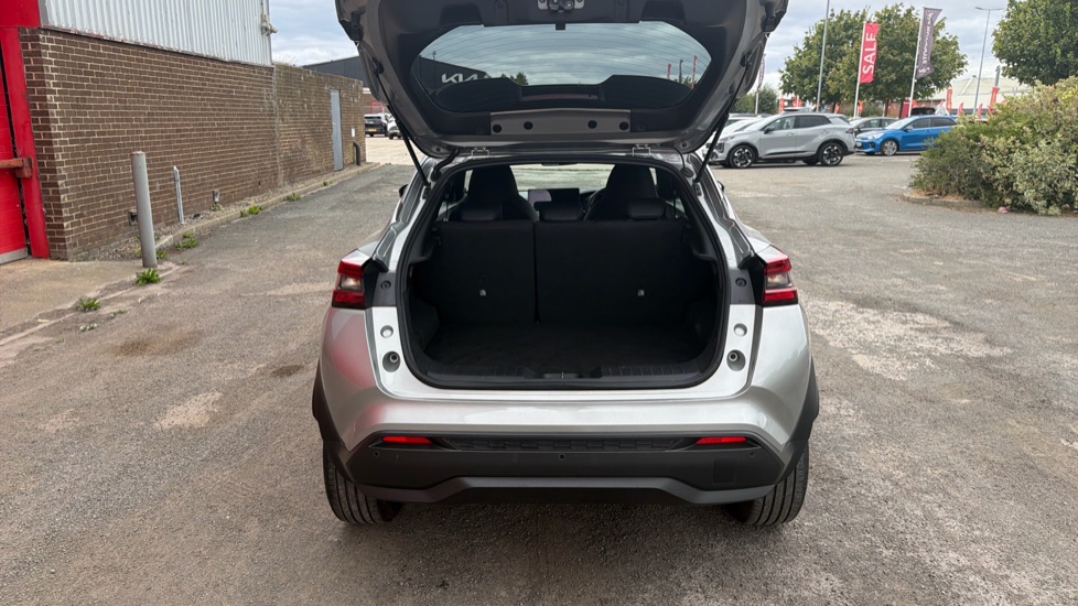 Nissan Juke 1.0 DiG-T N-Connecta 5dr Petrol Hatchback - Image 4