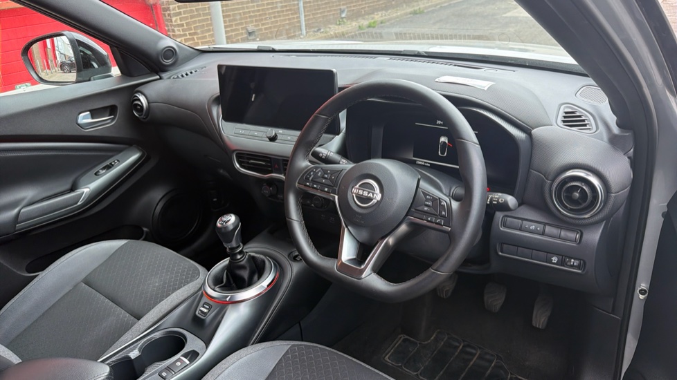 Nissan Juke 1.0 DiG-T N-Connecta 5dr Petrol Hatchback - Image 11
