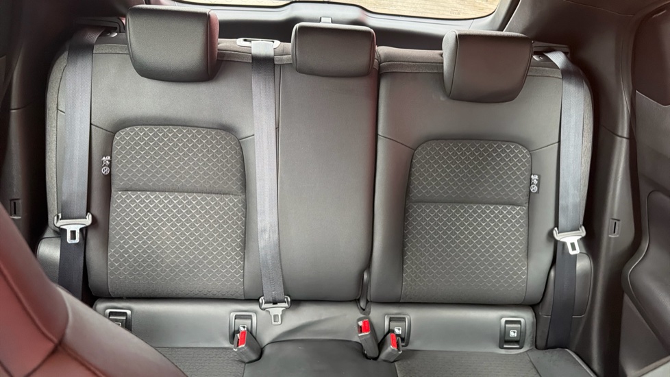 Nissan Juke 1.0 DiG-T N-Connecta 5dr Petrol Hatchback - Image 15