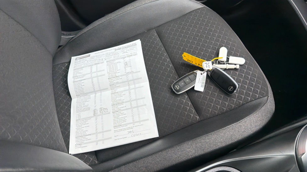 Nissan Juke 1.0 DiG-T N-Connecta 5dr Petrol Hatchback - Image 19