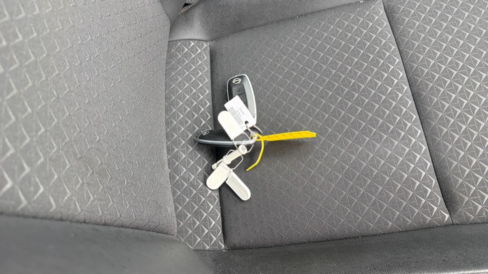 Nissan Juke 1.0 DiG-T N-Connecta 5dr Petrol Hatchback - Image 20