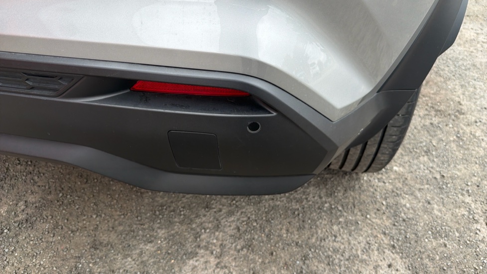 Nissan Juke 1.0 DiG-T N-Connecta 5dr Petrol Hatchback - Image 23