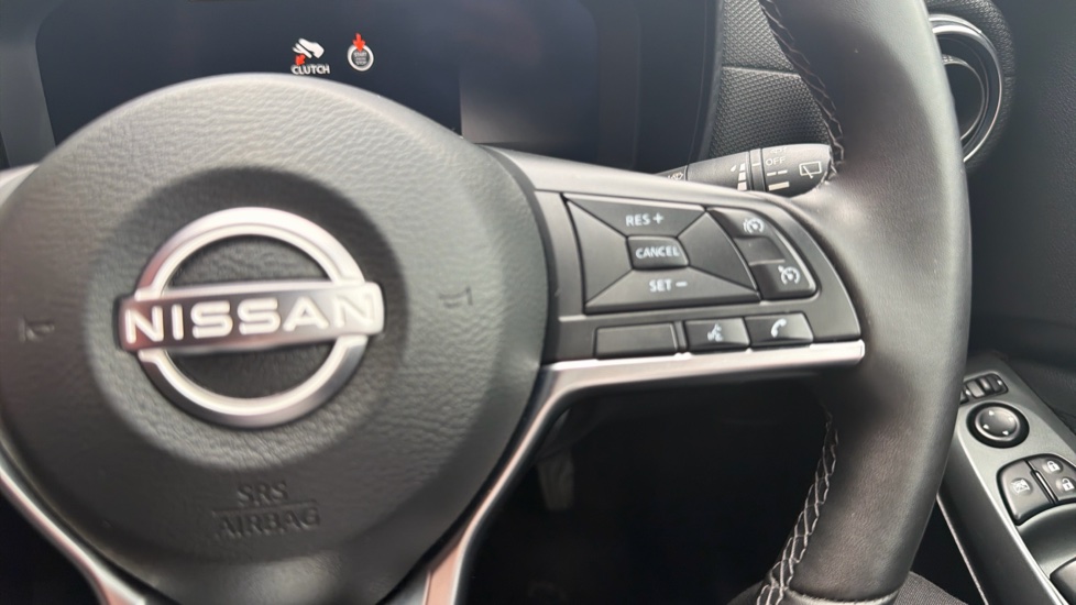 Nissan Juke 1.0 DiG-T N-Connecta 5dr Petrol Hatchback - Image 30