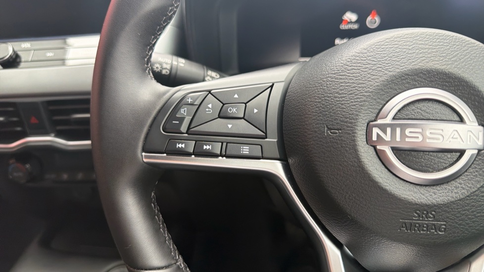 Nissan Juke 1.0 DiG-T N-Connecta 5dr Petrol Hatchback - Image 31