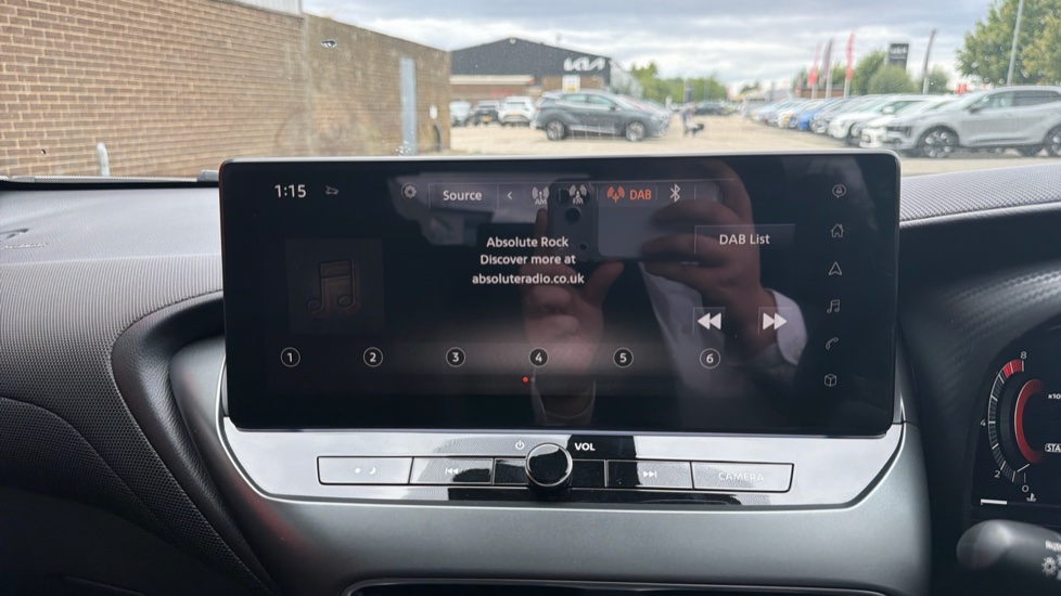 Nissan Juke 1.0 DiG-T N-Connecta 5dr Petrol Hatchback - Image 38