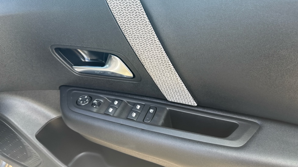 Citroen C4 1.2 PureTech [130] Max 5dr Auto Petrol Hatchback - Image 27