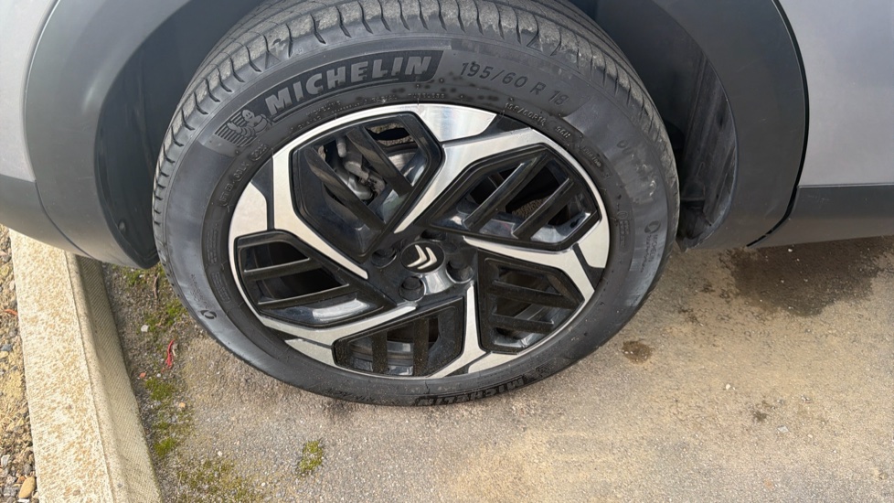 Citroen C4 1.2 PureTech [130] Max 5dr Auto Petrol Hatchback - Image 40