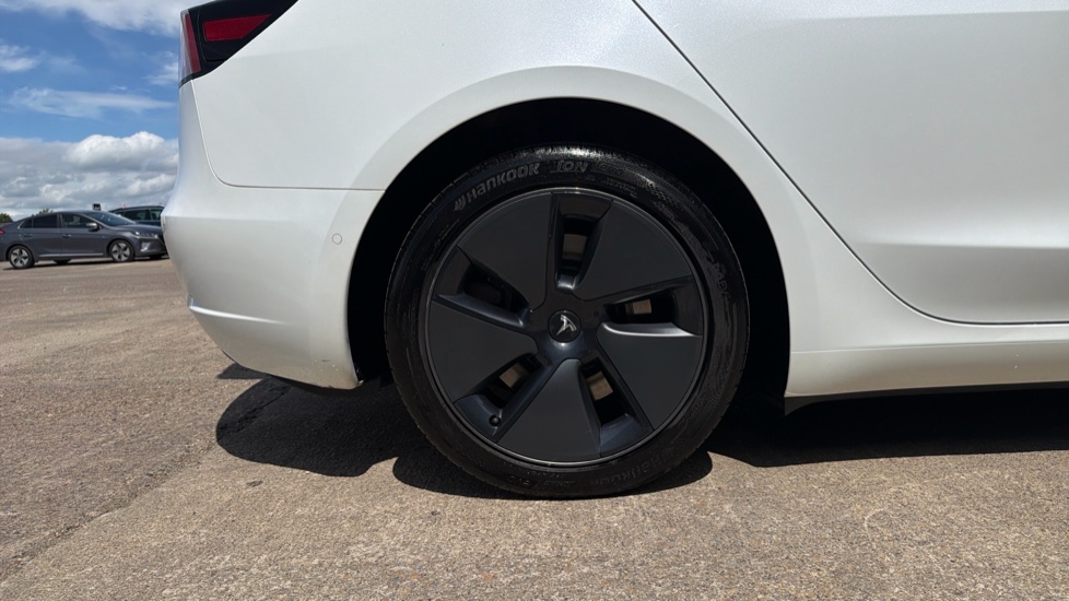 Tesla Model 3 Standard Plus 4dr Auto Electric Saloon - Image 7