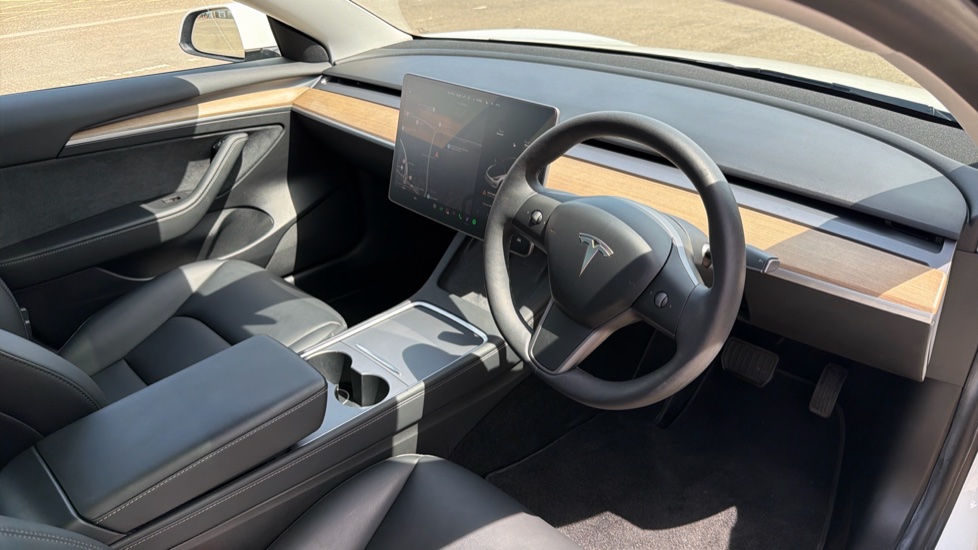 Tesla Model 3 Standard Plus 4dr Auto Electric Saloon - Image 11