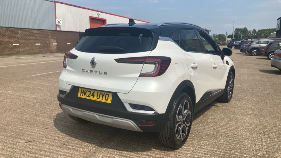 Renault Captur 1.0 TCE 90 Techno 5dr Petrol Hatchback - Image 8