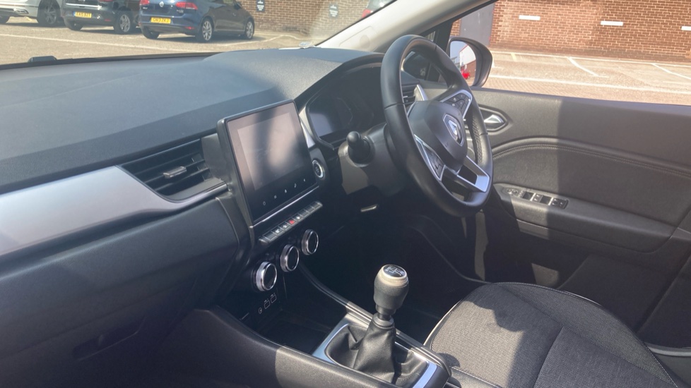 Renault Captur 1.0 TCE 90 Techno 5dr Petrol Hatchback - Image 14