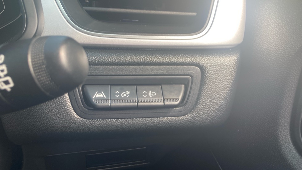 Renault Captur 1.0 TCE 90 Techno 5dr Petrol Hatchback - Image 34