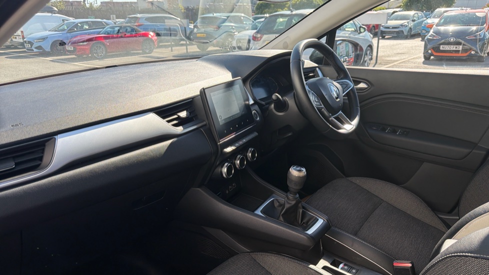 Renault Captur 1.0 TCE 90 Techno 5dr Petrol Hatchback - Image 9