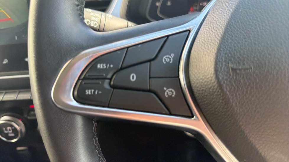 Renault Captur 1.0 TCE 90 Techno 5dr Petrol Hatchback - Image 23