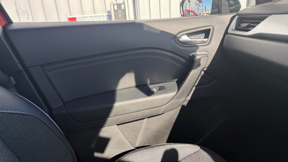 Renault Captur 1.0 TCE 90 Techno 5dr Petrol Hatchback - Image 24