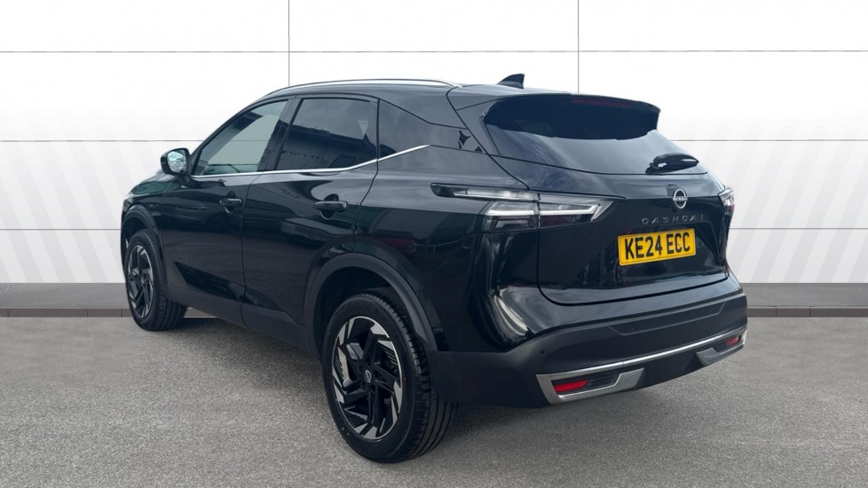 Nissan Qashqai 1.3 DiG-T MH N-Connecta 5dr Petrol Hatchback - Image 2