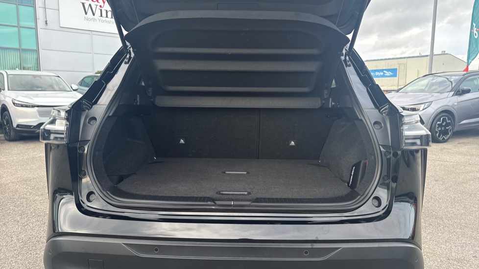 Nissan Qashqai 1.3 DiG-T MH N-Connecta 5dr Petrol Hatchback - Image 4