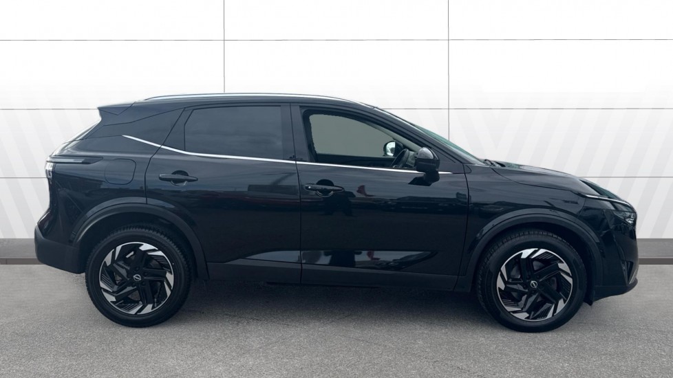 Nissan Qashqai 1.3 DiG-T MH N-Connecta 5dr Petrol Hatchback - Image 5