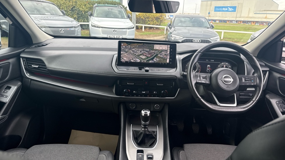 Nissan Qashqai 1.3 DiG-T MH N-Connecta 5dr Petrol Hatchback - Image 10