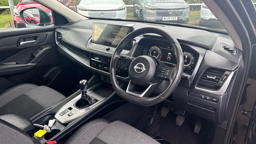 Nissan Qashqai 1.3 DiG-T MH N-Connecta 5dr Petrol Hatchback - Image 11