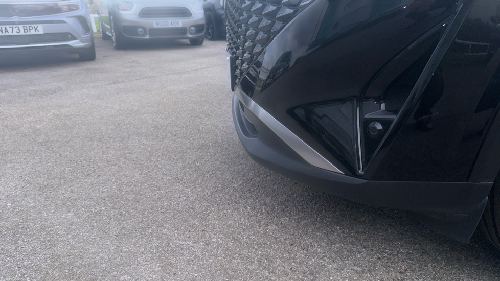 Nissan Qashqai 1.3 DiG-T MH N-Connecta 5dr Petrol Hatchback - Image 37