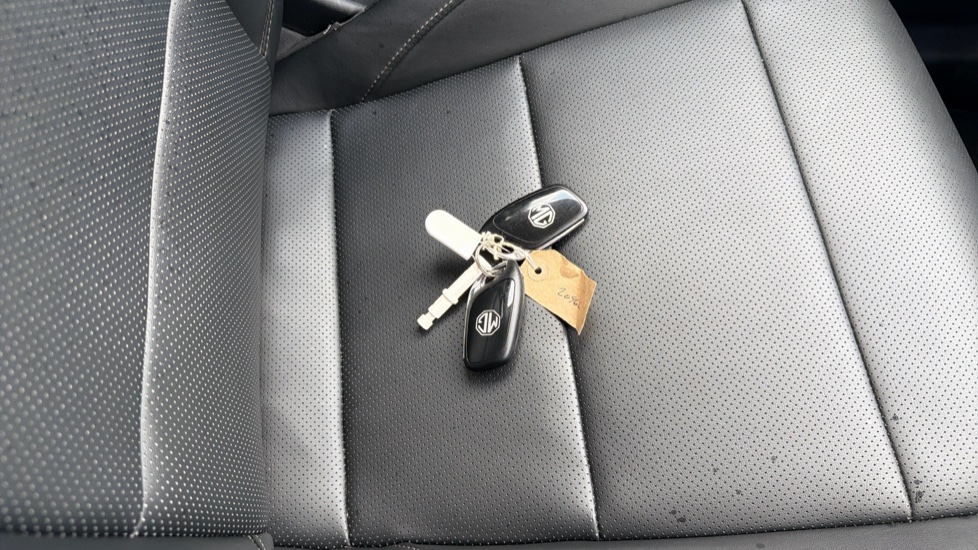 MG ZS 1.5 Hybrid+ Trophy 5dr Auto Hybrid Hatchback - Image 20