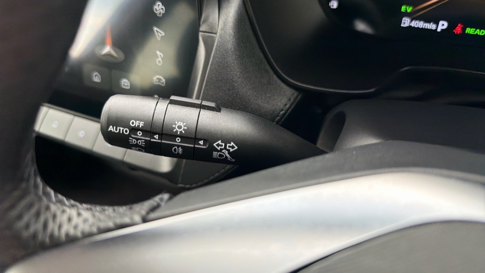 MG ZS 1.5 Hybrid+ Trophy 5dr Auto Hybrid Hatchback - Image 30