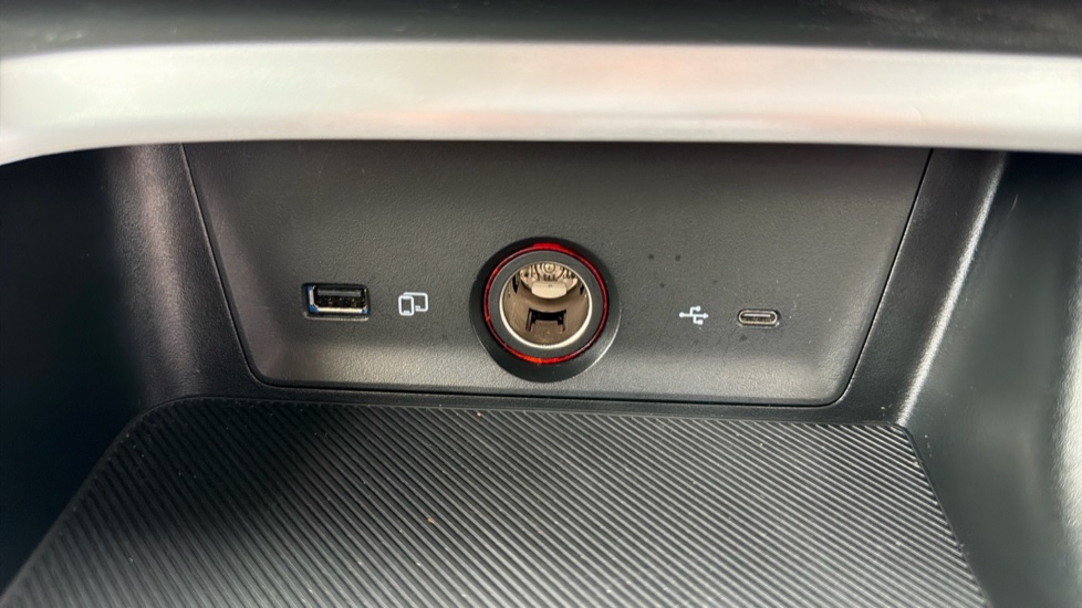 MG ZS 1.5 Hybrid+ Trophy 5dr Auto Hybrid Hatchback - Image 32