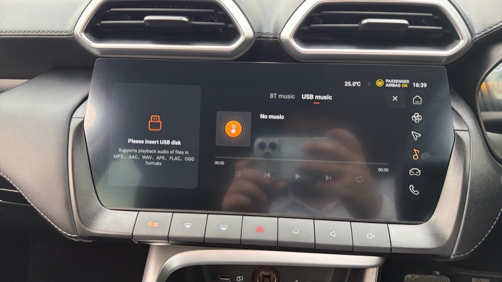MG ZS 1.5 Hybrid+ Trophy 5dr Auto Hybrid Hatchback - Image 36